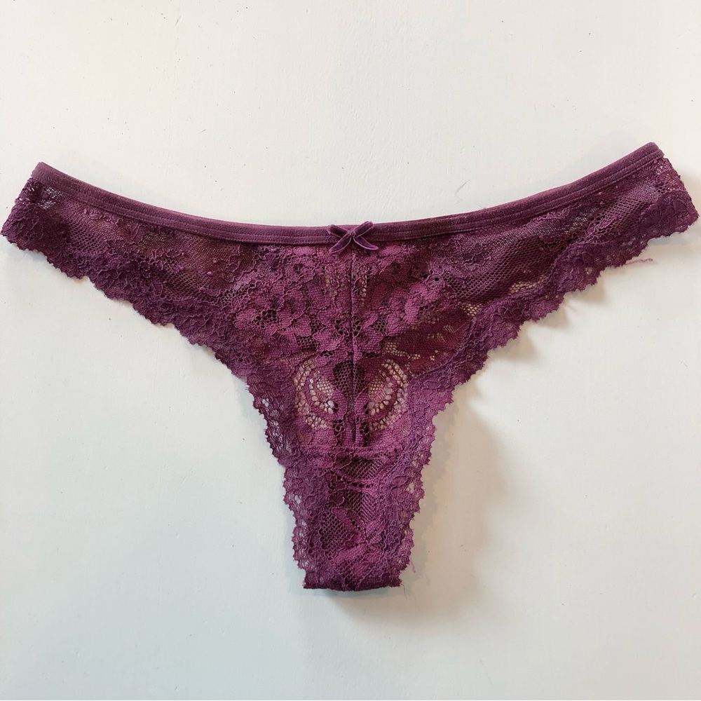 Victoria’s Secret Purple Lace Thong Panties XS | Velvet Detail Bow |